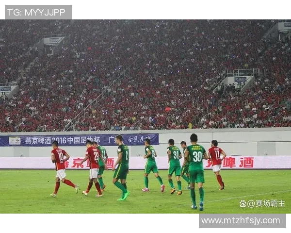 足坛巨星震撼离队引发球迷热议俱乐部未来走向成为关注焦点