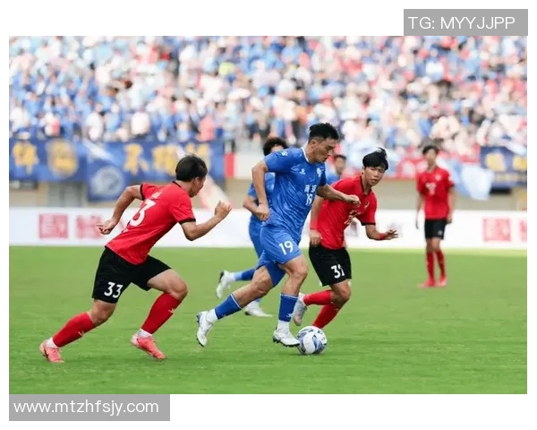 从草根到巨星一名足球少年的逆袭与荣耀追梦之路 从草根到巨星一名足球少年的逆袭与荣耀追梦之路