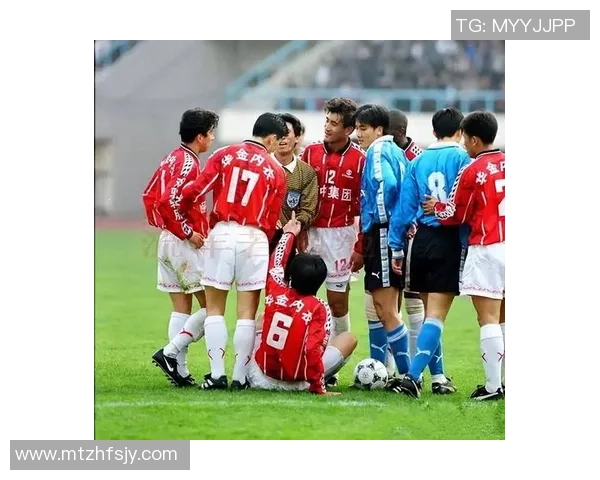 中国足球最具历史底蕴的球星探寻与其时代辉煌的深刻影响 中国足球最具历史底蕴的球星探寻与其时代辉煌的深刻影响